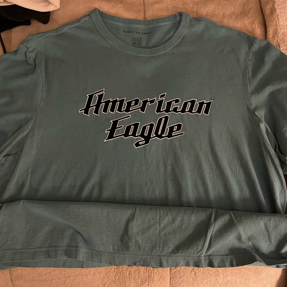American Eagle Mens tshirt